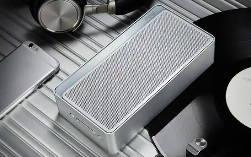 What is the difference between vertical speakers and horizontal speakers?